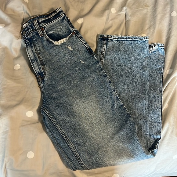 Abercrombie Ultra High Rise 90s Straight Jeans - Picture 2 of 5